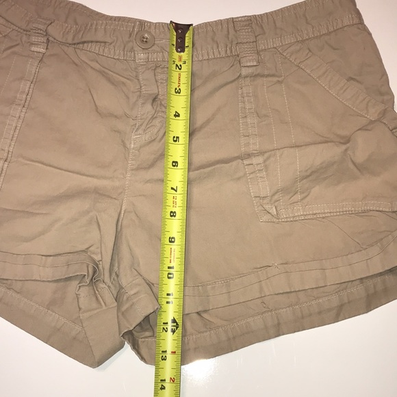 Old Navy Shorts Size 14  Khaki color - Picture 7 of 8